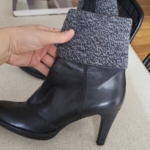 Stuart Weizmann black leather booties